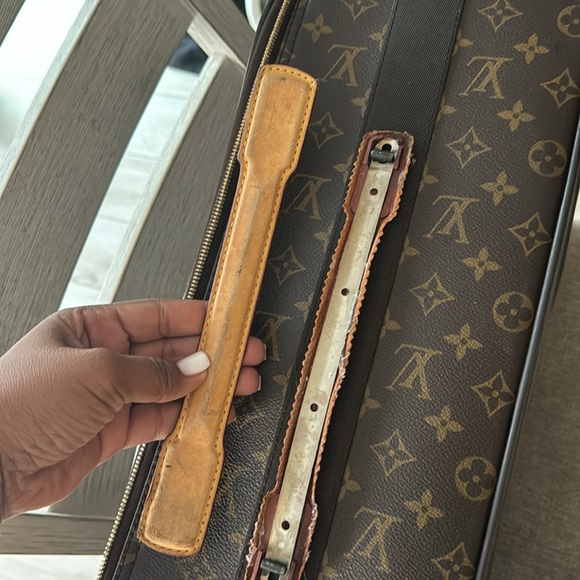 Louis Vuitton carry on bag - Picture 12 of 12